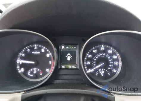 2017 Hyundai Santa Fe Sport 2.4L z USA, uszkodzony, nr VIN 5XYZTDLB5HG394961